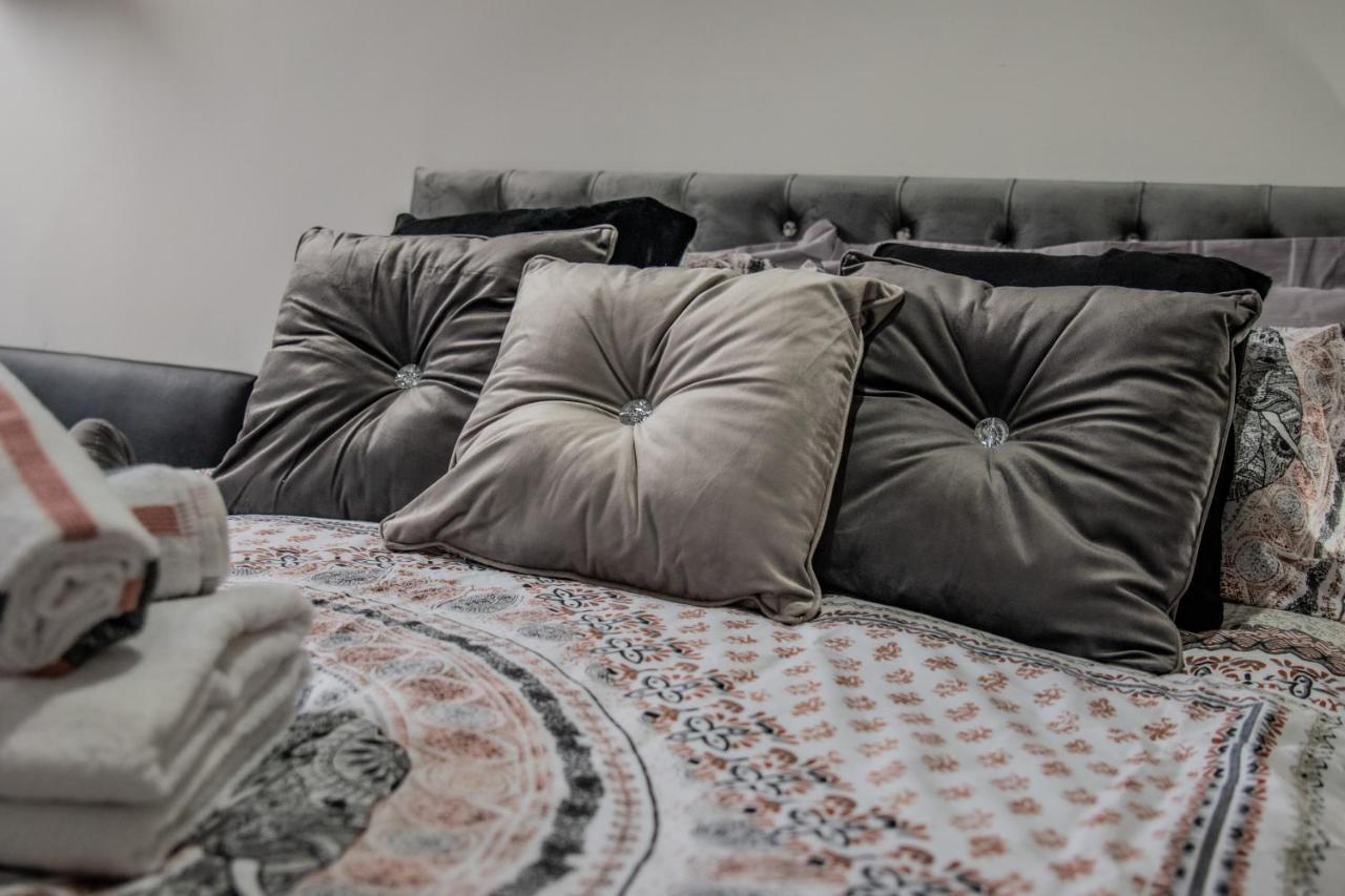 Bv Comfy Studio At Maningham Lane Bradford Apartment *